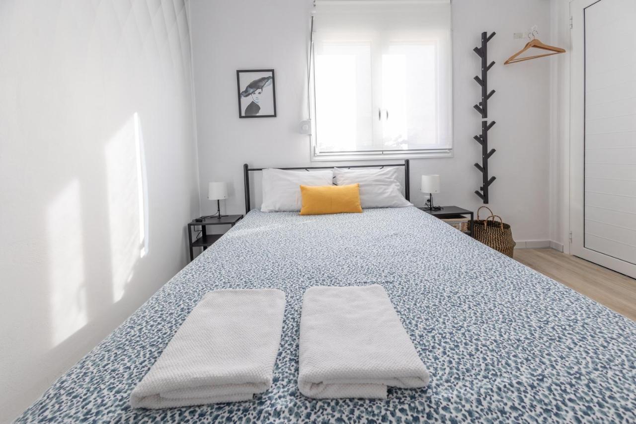 Cozy Studio, Near Airport & Sea Apartment Porto Rafti Bagian luar foto