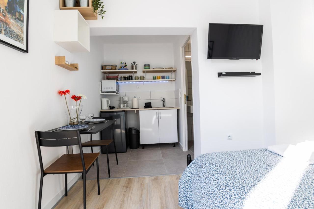Cozy Studio, Near Airport & Sea Apartment Porto Rafti Bagian luar foto